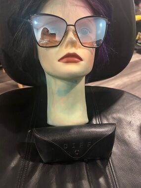 Diff Eyewear Black Frame Sunglasses with Brown Gradient Lenses